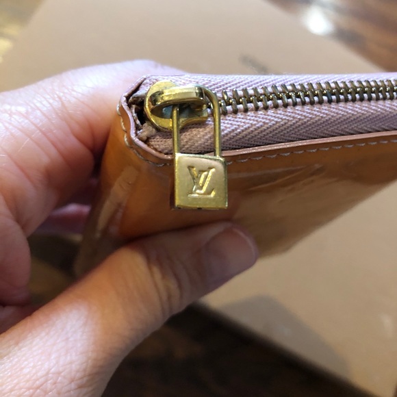 Authentic Louis Vuitton zippy Vernis wallet - Picture 4 of 9